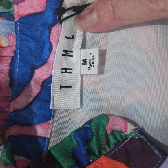 THML Beautiful, Floral, Tiered Dress. Lined. Excellent Condition!🌺🏵🌸🌼Medium - Picture 10 of 15